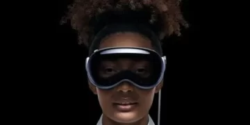 نظارة آبل للواقع المختلط تمنح الجراحيـــن قوى خارقة