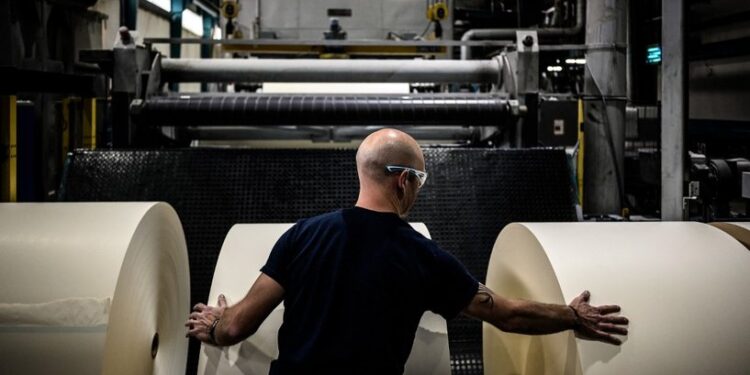 علماء يبتكرون أدوية مسكنة للألم من نفايات الورق