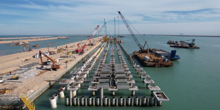 العراق يبدأ الخطوات الأولى الفعلية لإنجاز “مشروع طريق التنمية”