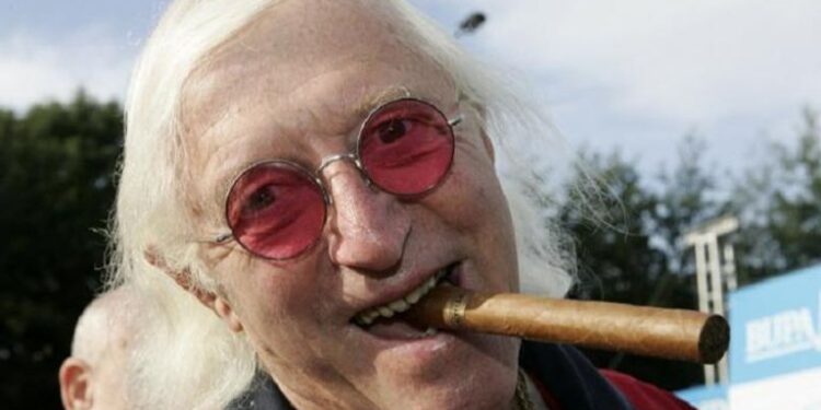 إذاعي في BBC يعتدي جنسيا على الأحياء والأموات لمدة 54 عاما