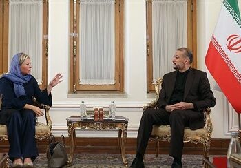 بلاسخارت تلتقي وزير الخارجية الإيراني في طهران