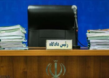 القضاء الإيراني يدعو أعضاء (مجاهدي خلق) بتكليف محامين لهم