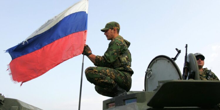 العملاق الأمريكي يستعد لــ”معاقبة دولة صغيرة” ساعدت بإيصال موارد عسكرية لموسكو