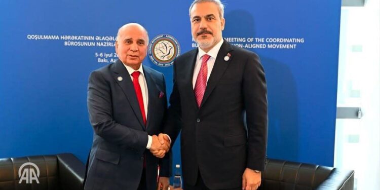 تركيا تدعو إلى “تجمع إقليمي” من أجل العراق