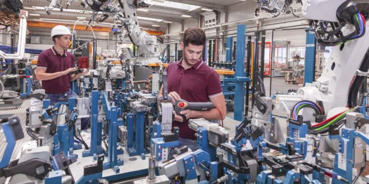 ألمانيا .. تعلن عن حاجتها لــمليون مهاجر سنوياً