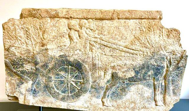 العراق يتسلم (قطعة أثريَّة عراقيَّة آشوريَّة) من سِوِيسْرَا