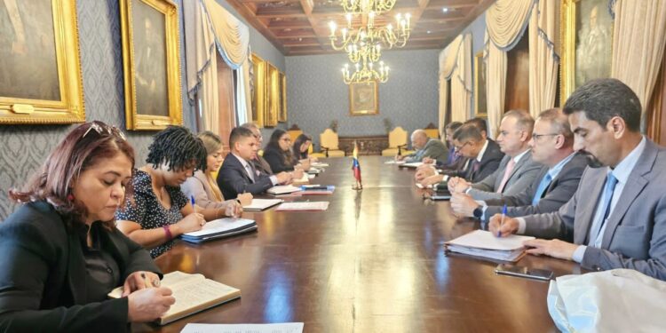 العراق يعد مذكرة تفاهم مع فنزويلا في مجال الطاقة والغاز