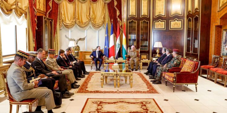 اربيل .. مسعود بارزاني يجتمع مع وزير الجيوش الفرنسية
