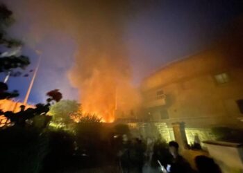الخارجية الامريكية تنتقـــد “عدم قيام القوات العراقية بمنــع المحتجين من اقتحام السفارة السويدية”
