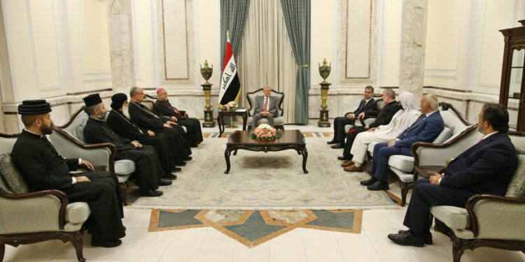 رئيس الجمهورية عبد اللطيف يستقبل مجلس الطوائف المسيحية