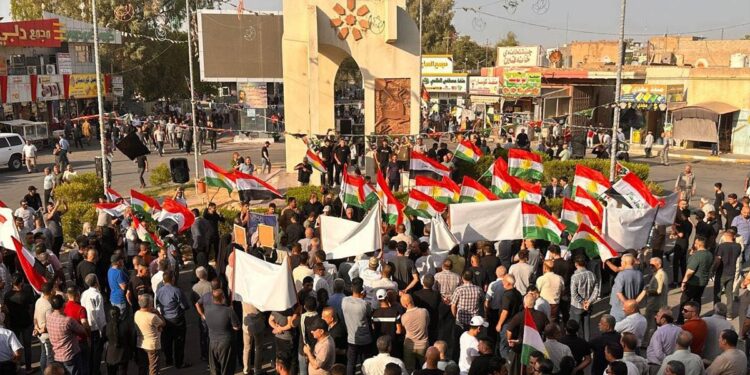 الرئاسات الثلاث تتسلم مطالب خانقين