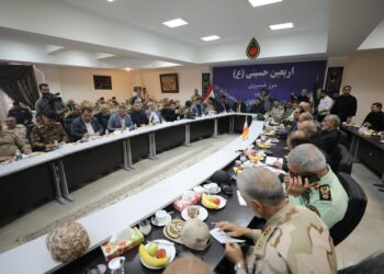 وزير الداخلية ونظيره الإيراني يعقدان اجتماعاً بمنفذ المنذرية