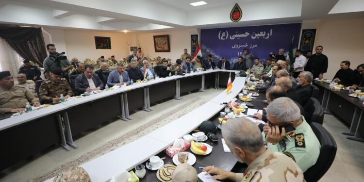 وزير الداخلية ونظيره الإيراني يعقدان اجتماعاً بمنفذ المنذرية