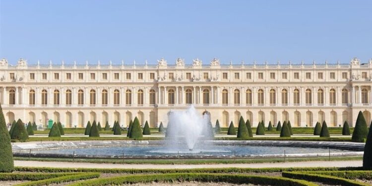 قصر فرساي يفتح الغرف الخاصة بآخر ملكة لفرنسا