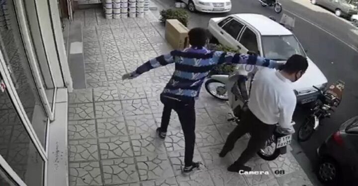 ارتفاع معدلات سرقة (الهواتف المحمولة) في إيران ,,”تنقــل إلى أفغانستان والعراق”