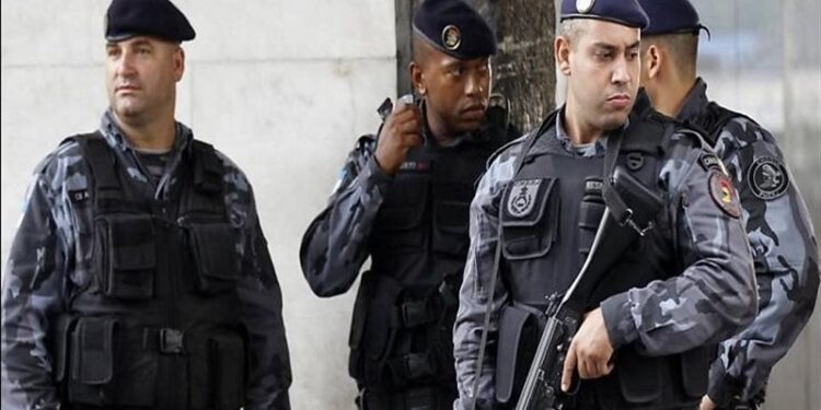 فتاة برازيلية تقع في عشق “حرامي سرق هاتفها”