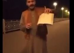 إقدام شخص مصري على “تمزيق القرآن” في السعودية يشعل ضجة واسعة