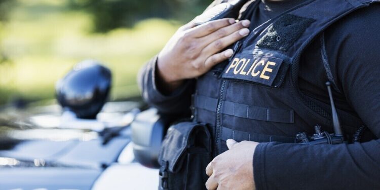 أوكراني يقتـــل (أمه وأخته الصغيرة وجده) بطريقة وحشية ,, بأمر الشيطان