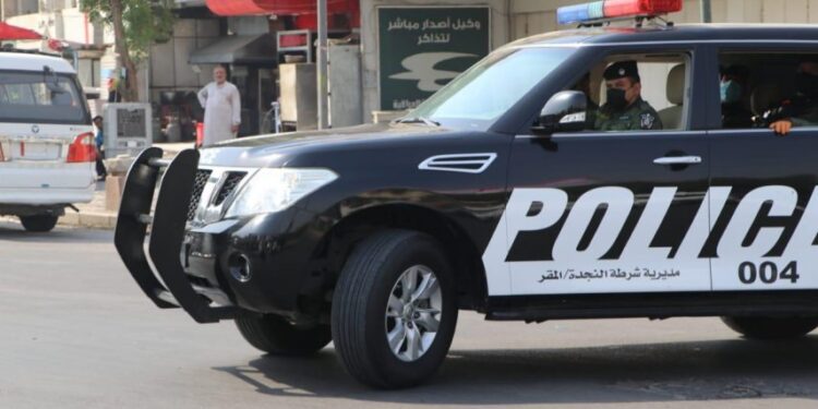 القبض على رجلين وامرأة لارتكابهم جرائم قتل