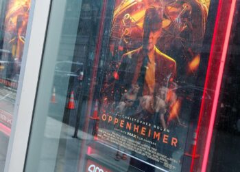 فيلم “أوبنهايمر” يغضب الهنود … بسبب “اقتباس هندوسي” في مشهد جنسي