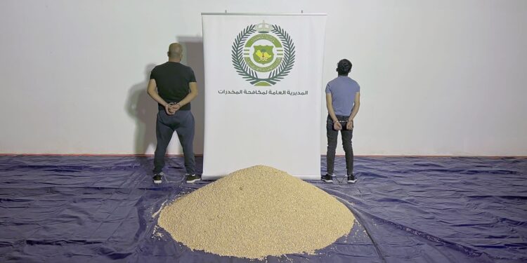 السعودية .. ضبط 6 ملايين (قرص إمفيتامين) داخل حلوى ومكسرات