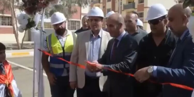 الانبار .. مدير عام دائرة الاعمار و الاسكان يفتتح مجمع عنه السكني