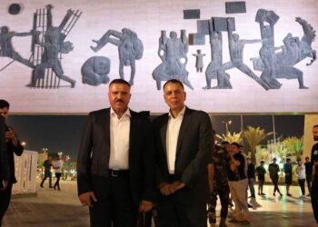 وزير الداخلية ونظيره الأردني يتجولان في ساحة الأمة وسط بغداد