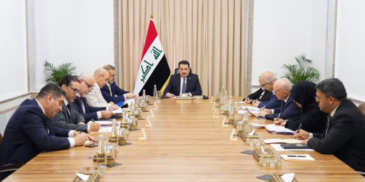 السوداني يترأس اجتماعاً خاصاً لمعالجة معوقات تنفيذ المشاريع الخدمية المهمة في بغداد والمحافظات