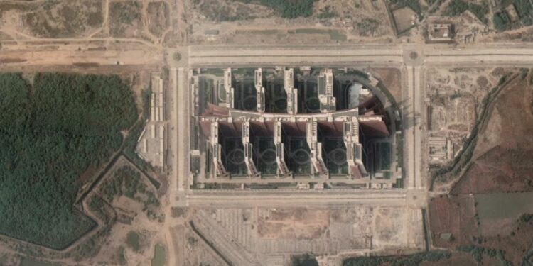 أكبر مبنى للمكاتب بالعالم أضخم من البنتاغون ,,, مساحته 659 ألف متر