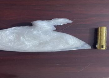 ضبط “مسافر وزوجته” بحوزتهما مادة الكريستال المخدرة في منفذ زرباطية