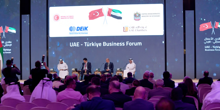 وزير الخزانة التركي يشكـــر الإمارات على “دعمها المستمر لبلاده”