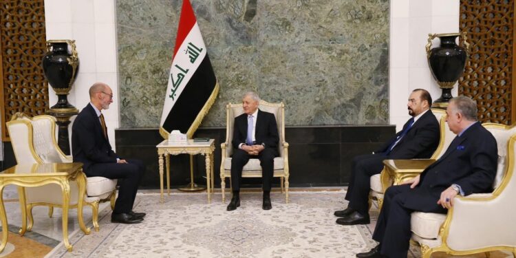 رئيس الجمهورية يتسلّم أوراق اعتماد سفيري (الجزائر والمملكة المتحدة) الجديدين