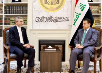 الاعرجي يبحث مع مسؤول ايراني تعزيز العلاقات الثنائية وامن الحدود