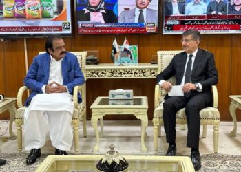 سفير العراق في اسلام آباد يلتقي مع وزير الداخليَّة الباكستانيّ