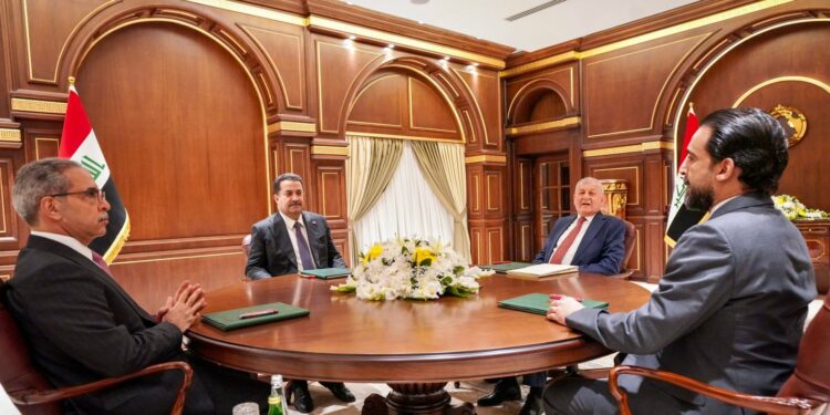 اجتماع الرئاسات يؤكد على محاسبة مرتكبي جريمة حرق البعثات الدبلوماسية