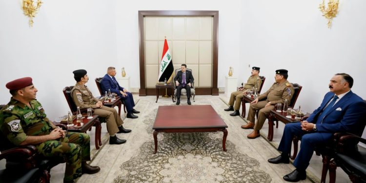 السوداني يستقبل عدداً من المسؤولين الأمنيين من محافظة الانبار
