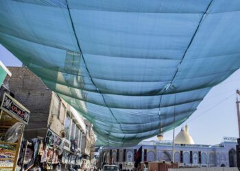 العتبة العباسية تغطي اكثر من (13 الف متر مربع) من فضاءات الشوارع بقماش الساران