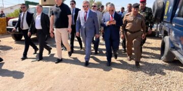وزير الداخلية يجري استطلاعا جويا لتفقــد “طريق الزائرين بين بغداد وكربلاء”