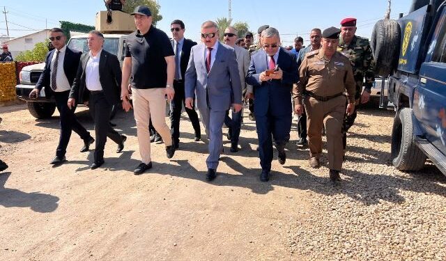 وزير الداخلية يجري استطلاعا جويا لتفقــد “طريق الزائرين بين بغداد وكربلاء”