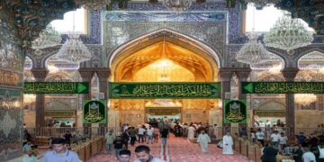 تزيِّنُ أرجاء صحن الإمام الحسين (عليه السلام) بحلول عيد الغدير
