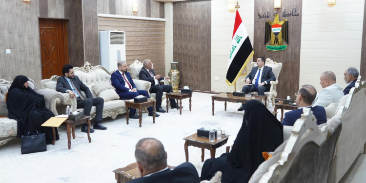 السوداني يلتقي في محافظة المثنى عدداً من نوّابها