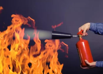 أفضل الطرق لإخمـــاد الحريق في المنزل