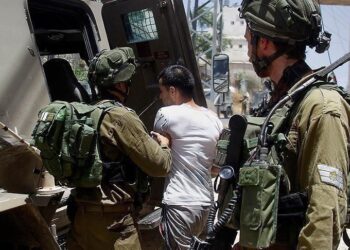 الجيش الإسرائيلي يعتقل 32 فلسطينيا