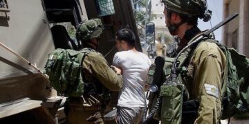 الجيش الإسرائيلي يعتقل 32 فلسطينيا