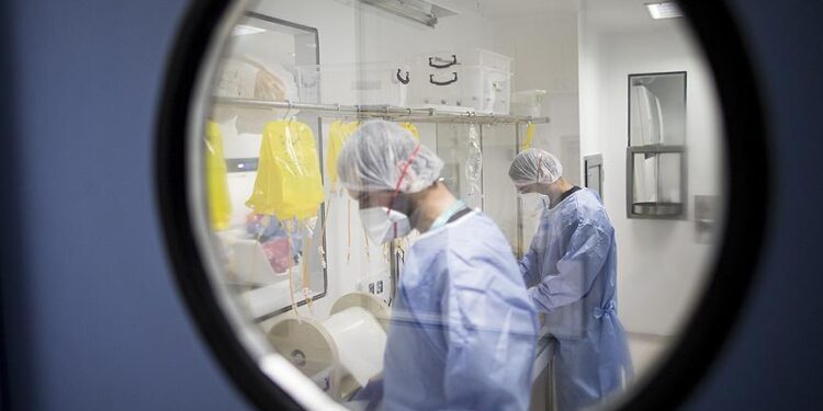 شركة “أسترازينيكا” تكشف عن علاج جديد لسرطان الرئة