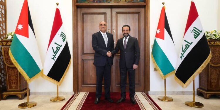 رئيس مجلس النواب يستقبل رئيس الوزراء الأردني