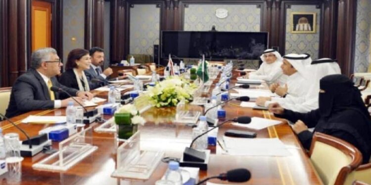 العراق يدعو لجنة سعودية والاخيرة تحدد موعدا لتلبيتها