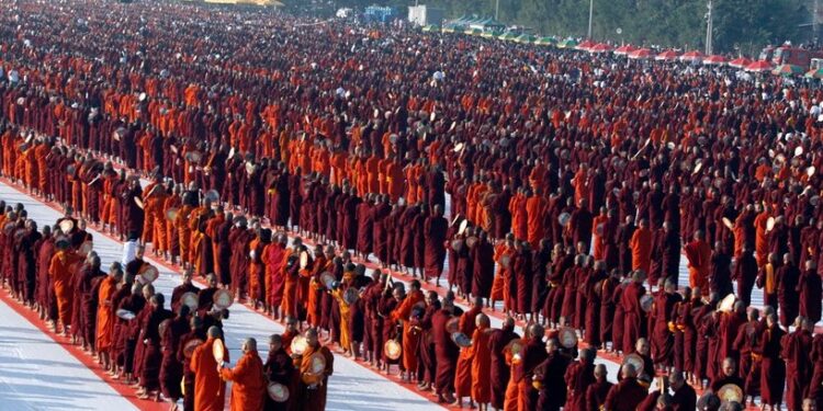 سويسريا يسجن في ميانمار بسبب “فيلم يسيء للرهبان البوذيين”