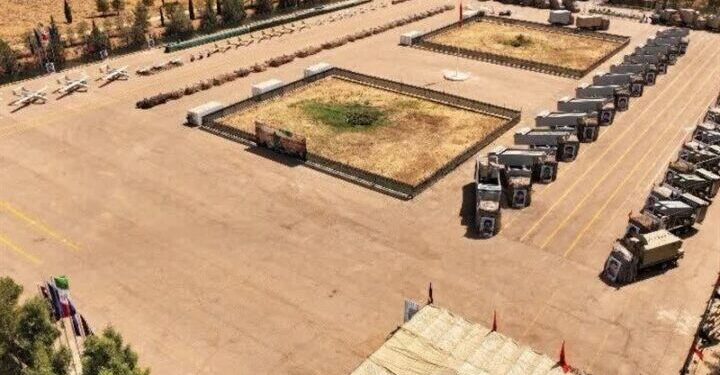 بحرية الحرس الثوري تتســـلم “أنظمة صاروخية وطائرات مسيرة” جديدة