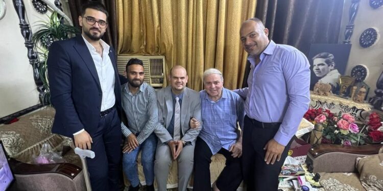 وزارة الصحة تتبنــى علاج الفنان محمد حسين عبد الرحيم خارج العراق